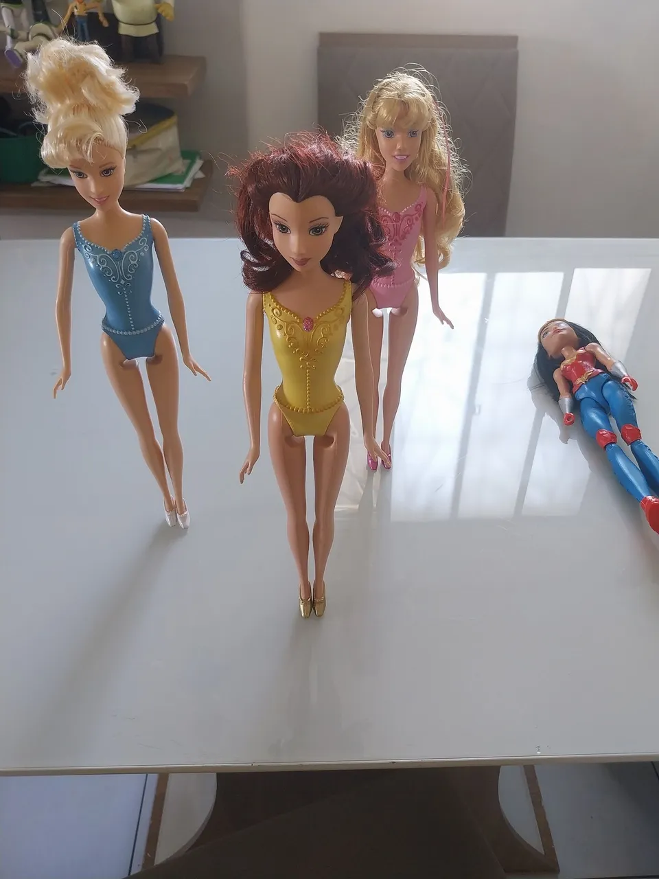 Bonecas Princesas e Super Heroína