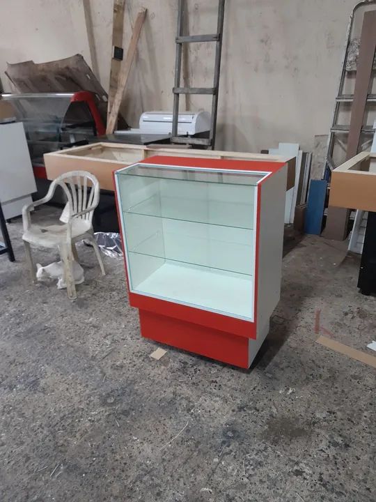 Vitrine 70cm.