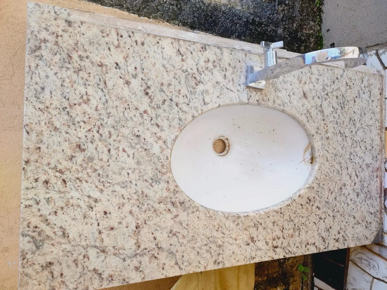 Cuba de banheiro em granito 50x90