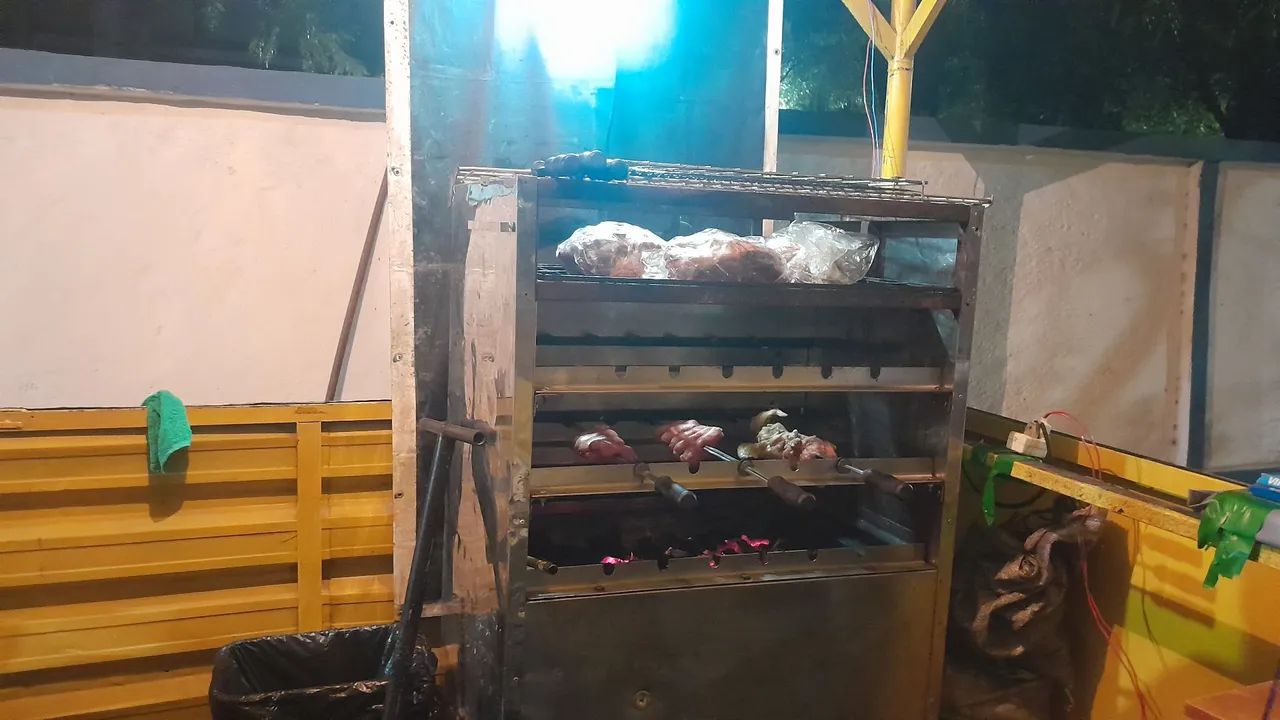 Churrasqueira elétrica  à carvão! - Foto 2