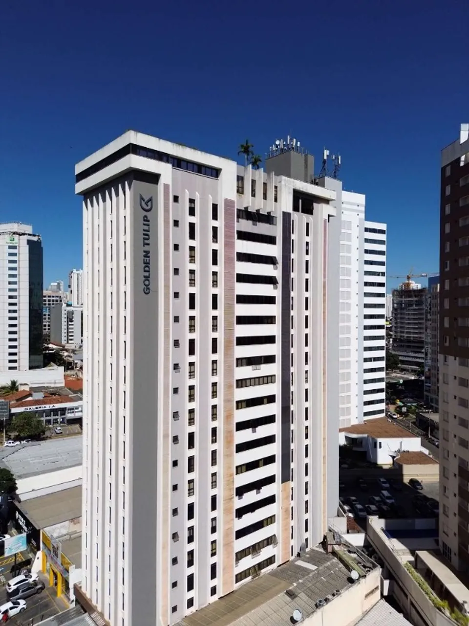 Alugo Flat Hotel Golden Tulip aluguel incluso cond. e taxa água, limpeza 2x semana