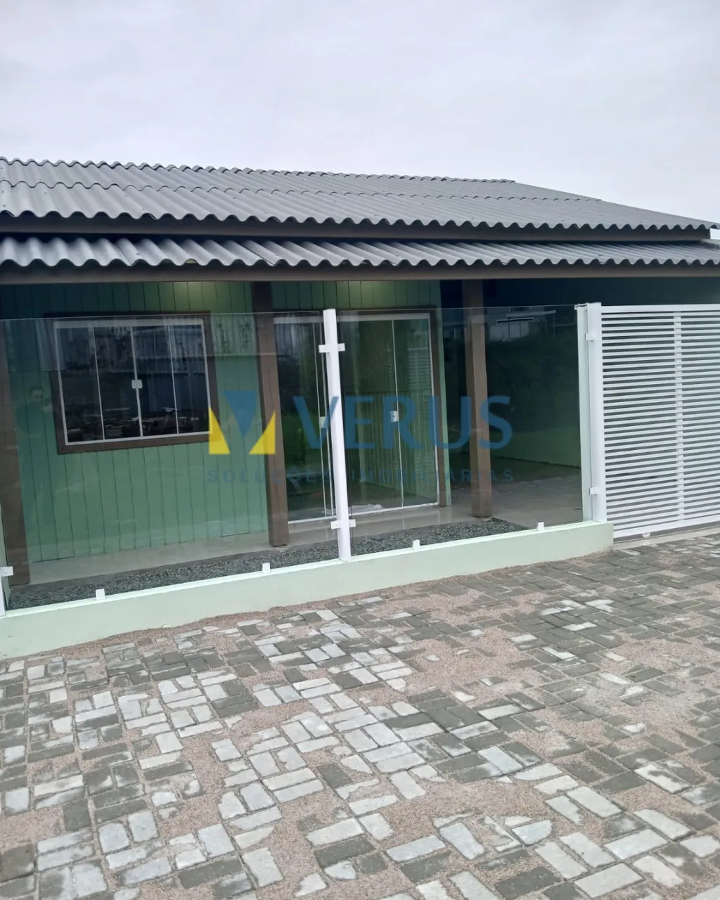 Casa com 02 Dormitórios em Itajaí