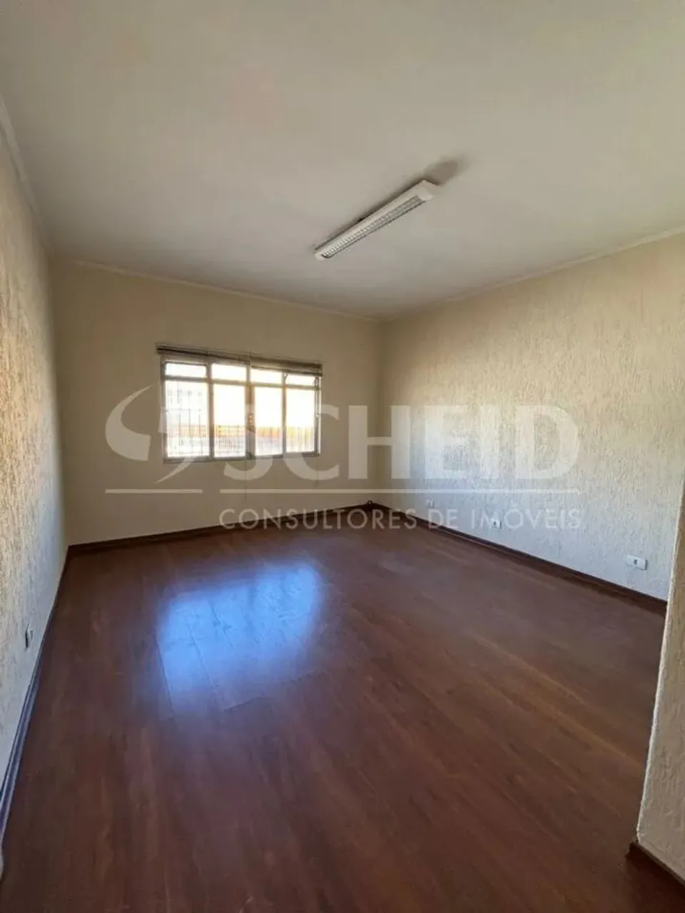 Sala para locação de 25,00m² útil, no Interlagos.