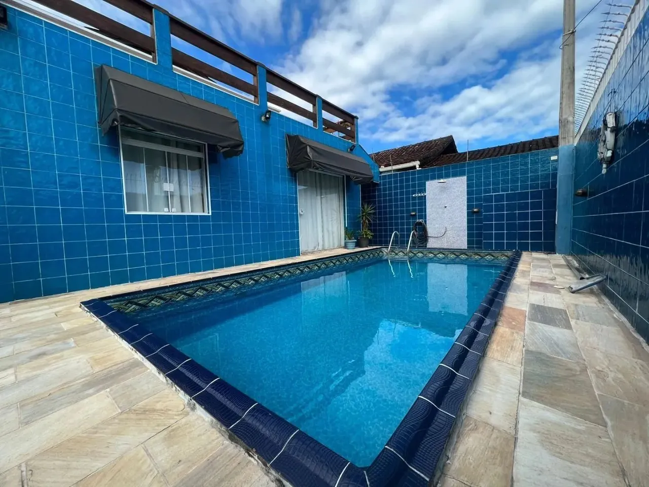 Casa com Piscina, Terraço Gourmet e 3 Dormitórios Lado Praia