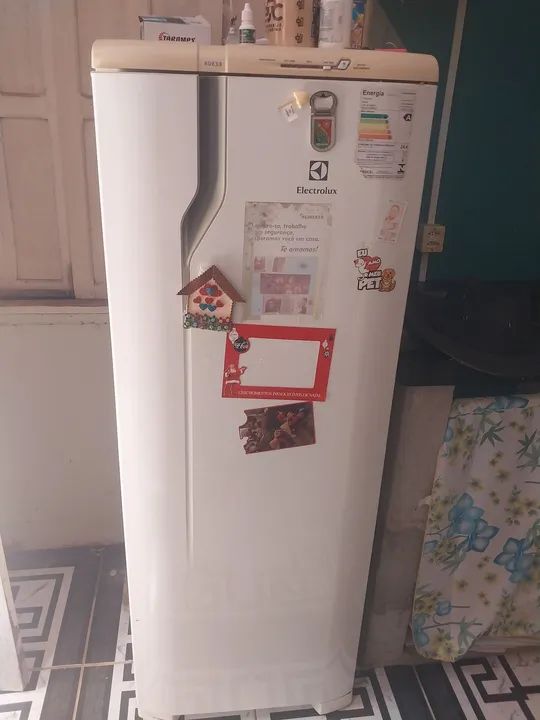 Tudo por 1200 geladeira e freezer pra vender logo - Foto 2