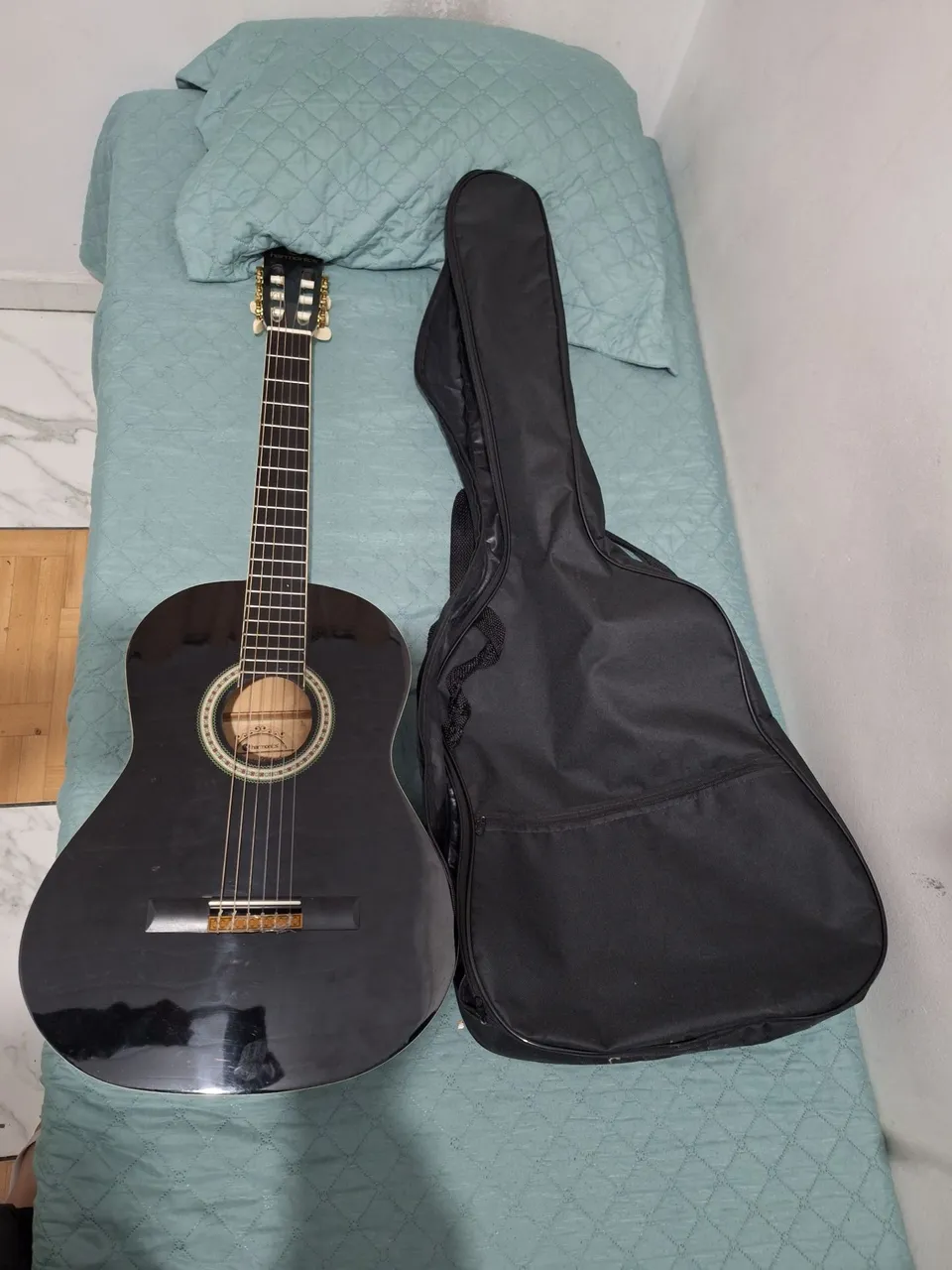Violão de nylon harmonics