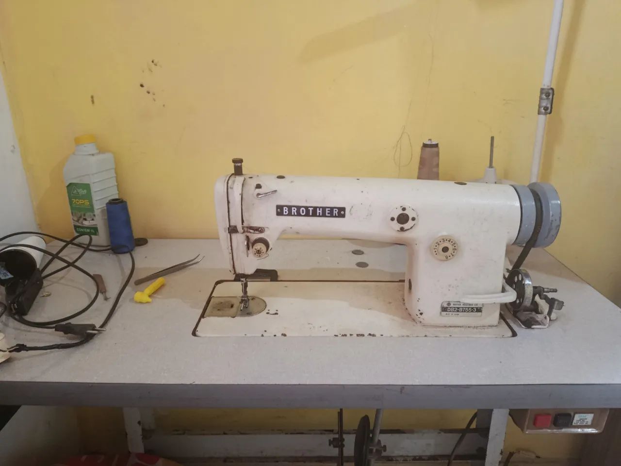 Máquina de costura reta industrial. - Foto 3