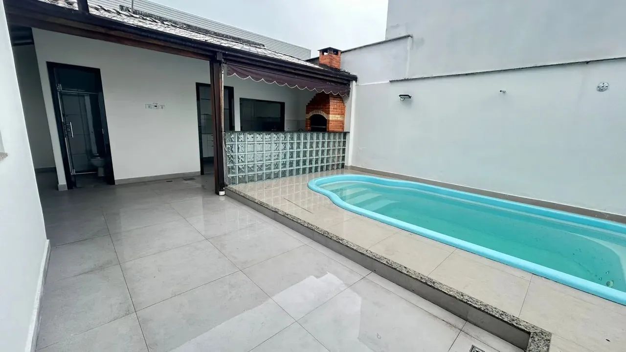 ALUGUEL - Casa Linear com 3 quartos e suíte em Morada de Laranjeiras - Serra - ES
