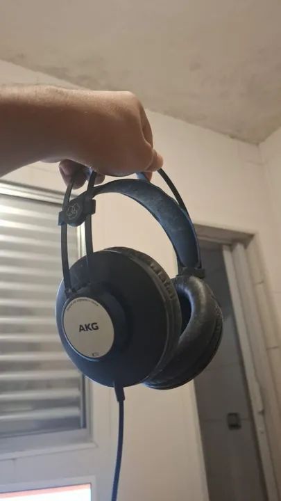 akg k72 (Só funciona um lado)