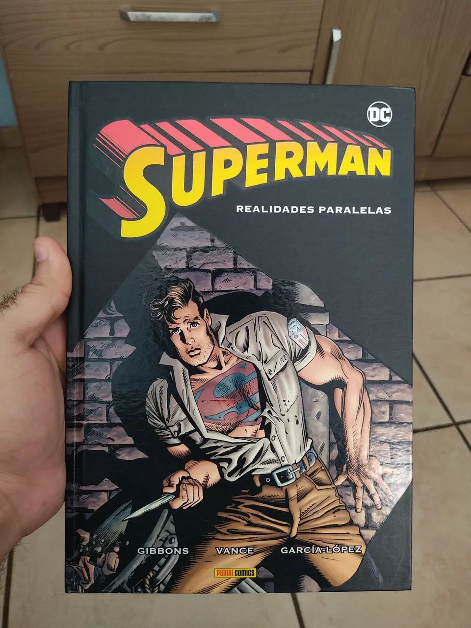 Superman - Realidades Paralelas (Panini/DC)