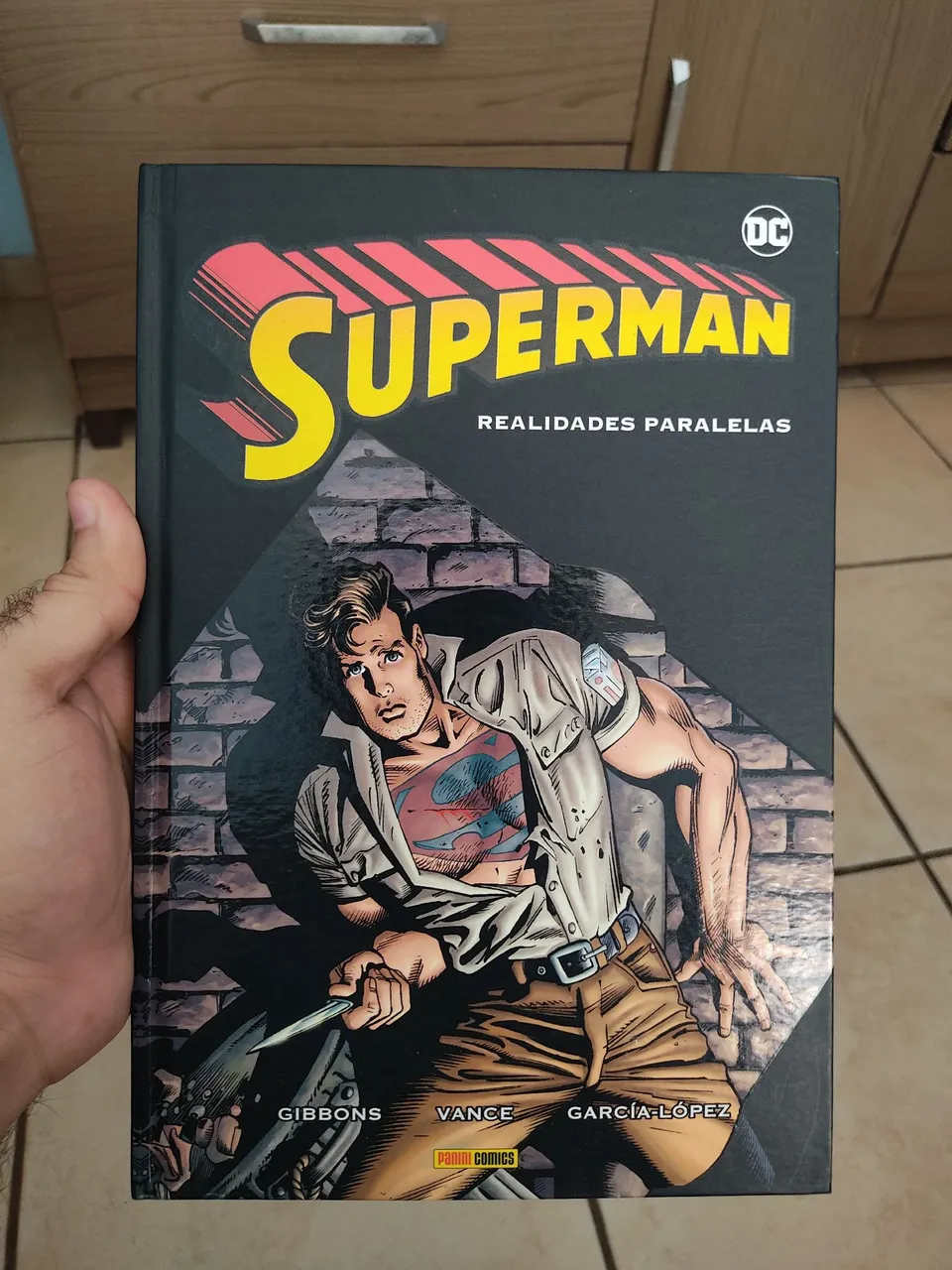 Superman - Realidades Paralelas (Panini/DC)