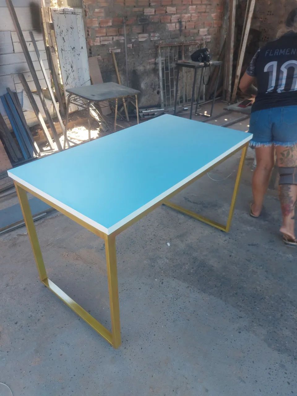 Mesa de escritório com design moderno - Foto 4
