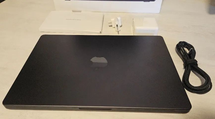Macbook M5 Pro 14'' Space Black 16/512 - Notebooks - Núcleo