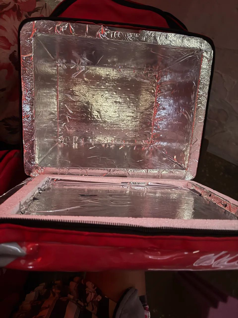 Vende-se uma bag nunca usada sem marcas de uso 