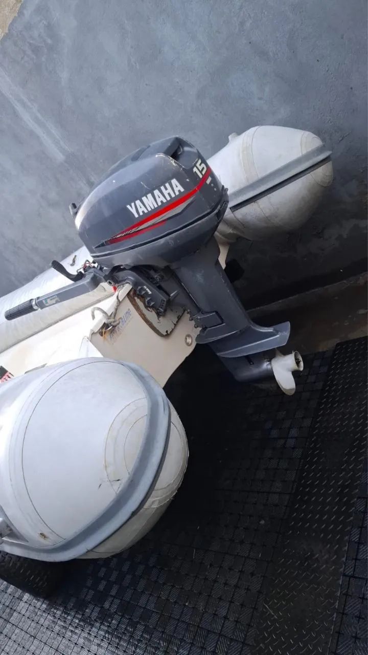 Barco de fibra e inflável 