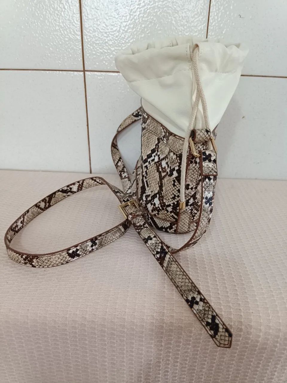 Bolsa Bucket Animal Print - Foto 5