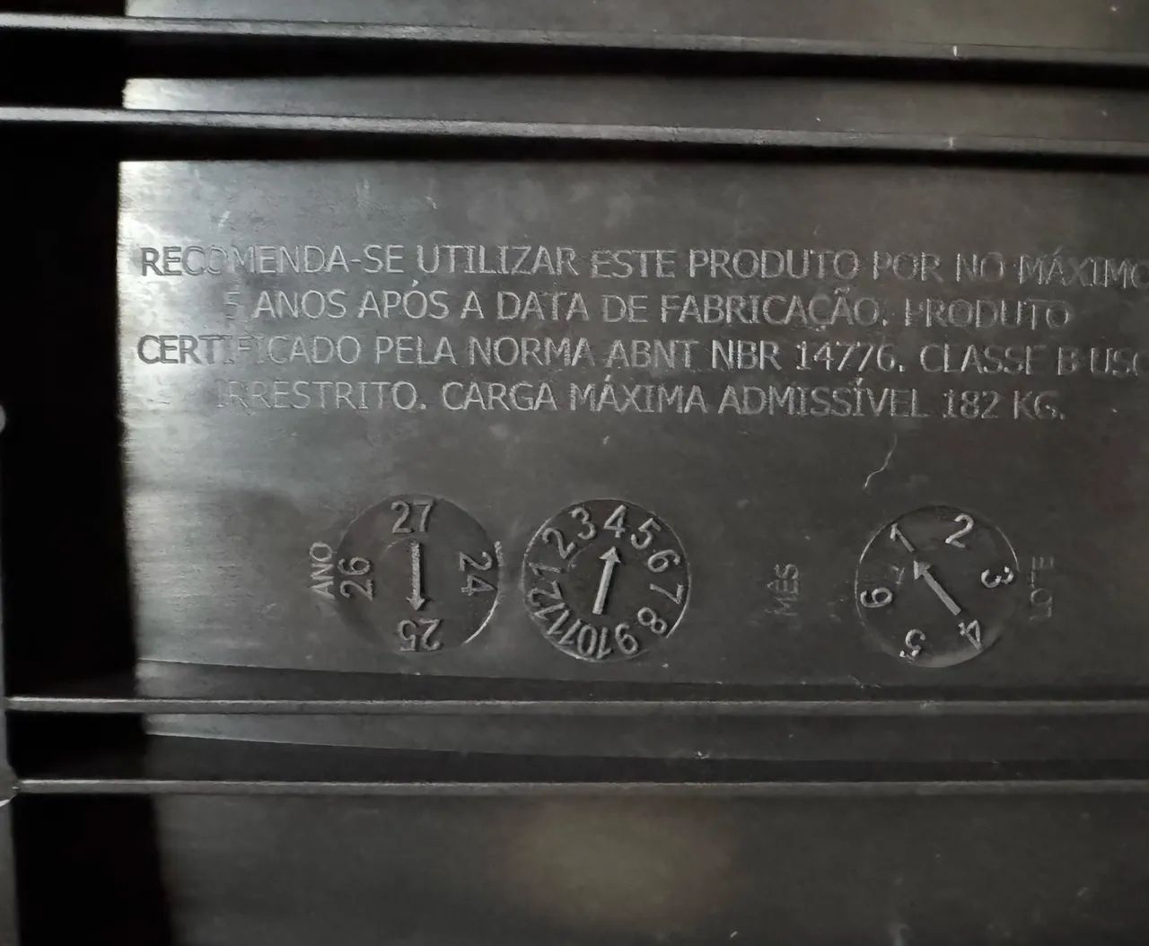 3 Mesas com poltronas em plástico! - Foto 2