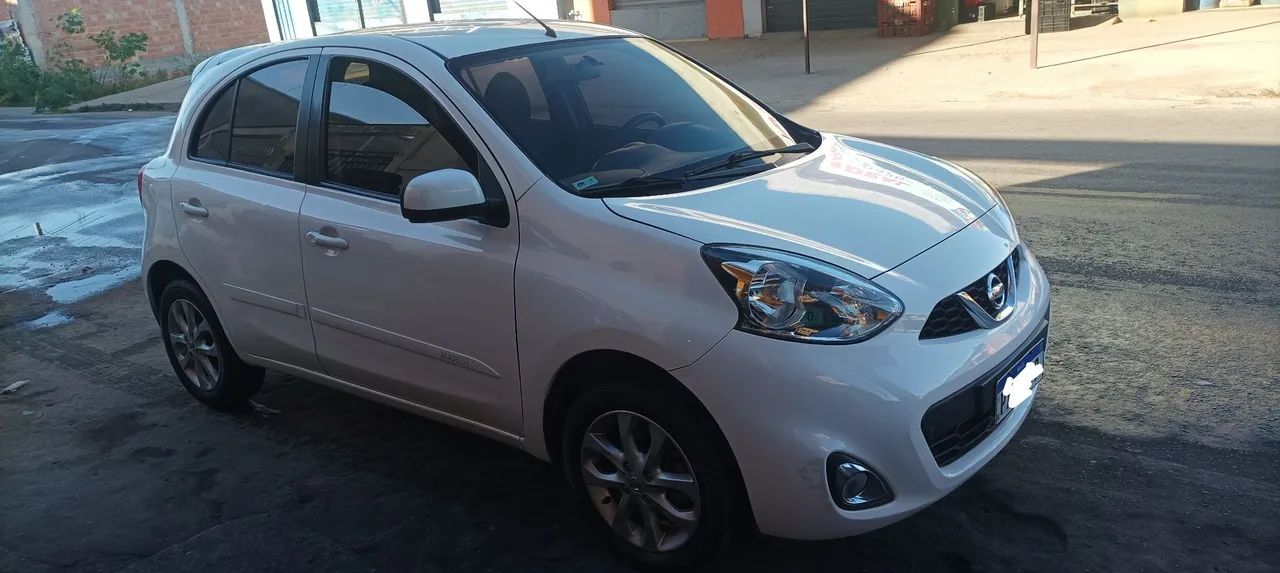 Nissan March 2016