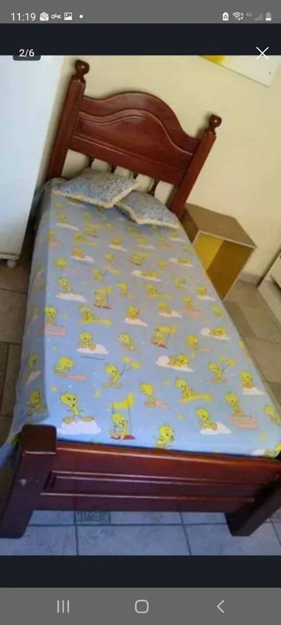 Cama em madeira maciça  
