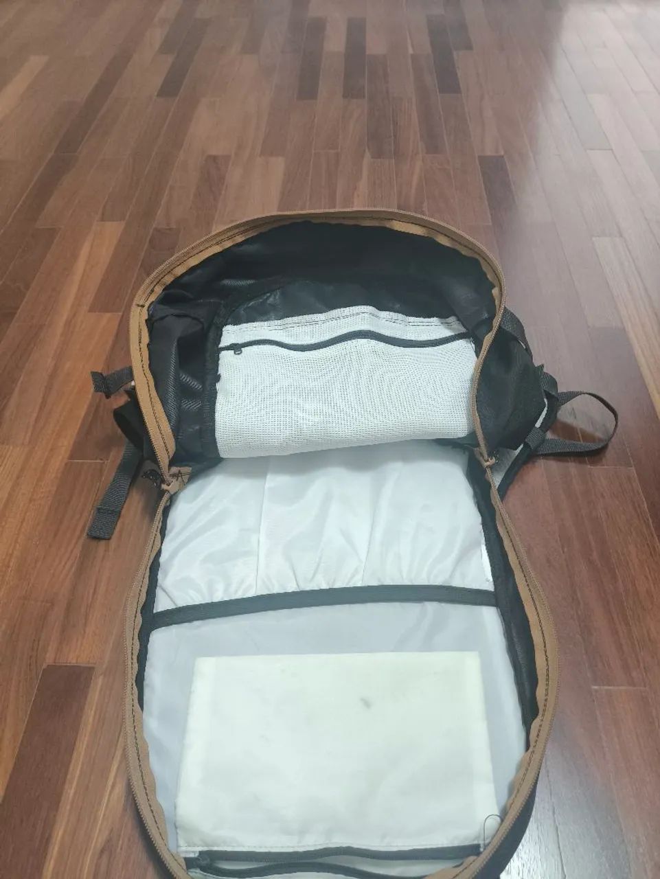 Mochila de trilha e viagem Quechua Arpenaz 30L  - Foto 3