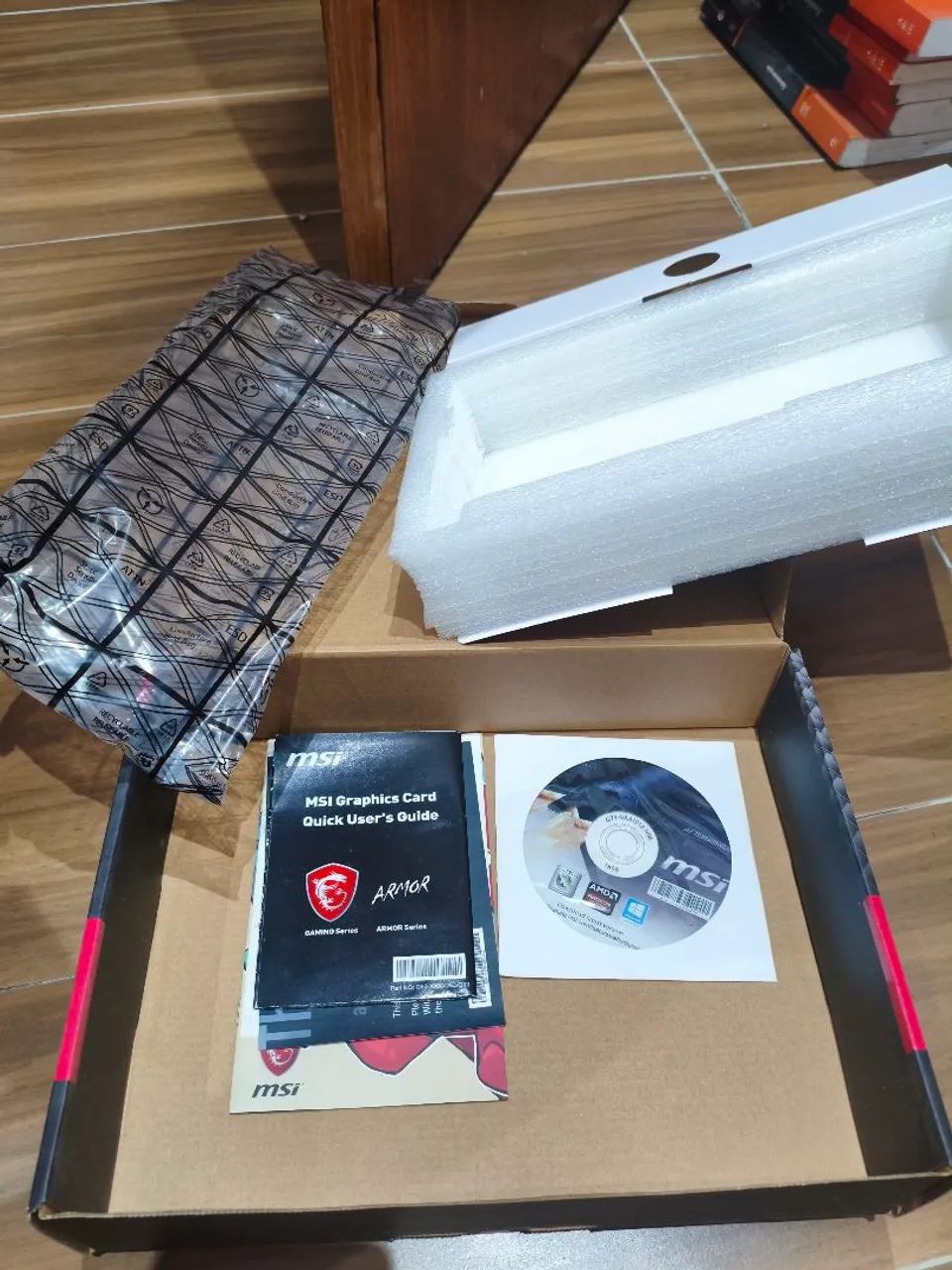 Placa de vídeo RX 570 MSI ARMOR (com problema de vídeo) - Foto 2