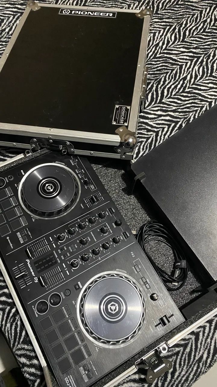 Controladora DDJ-RB com Hard Case Maleta Pionerr - Foto 2