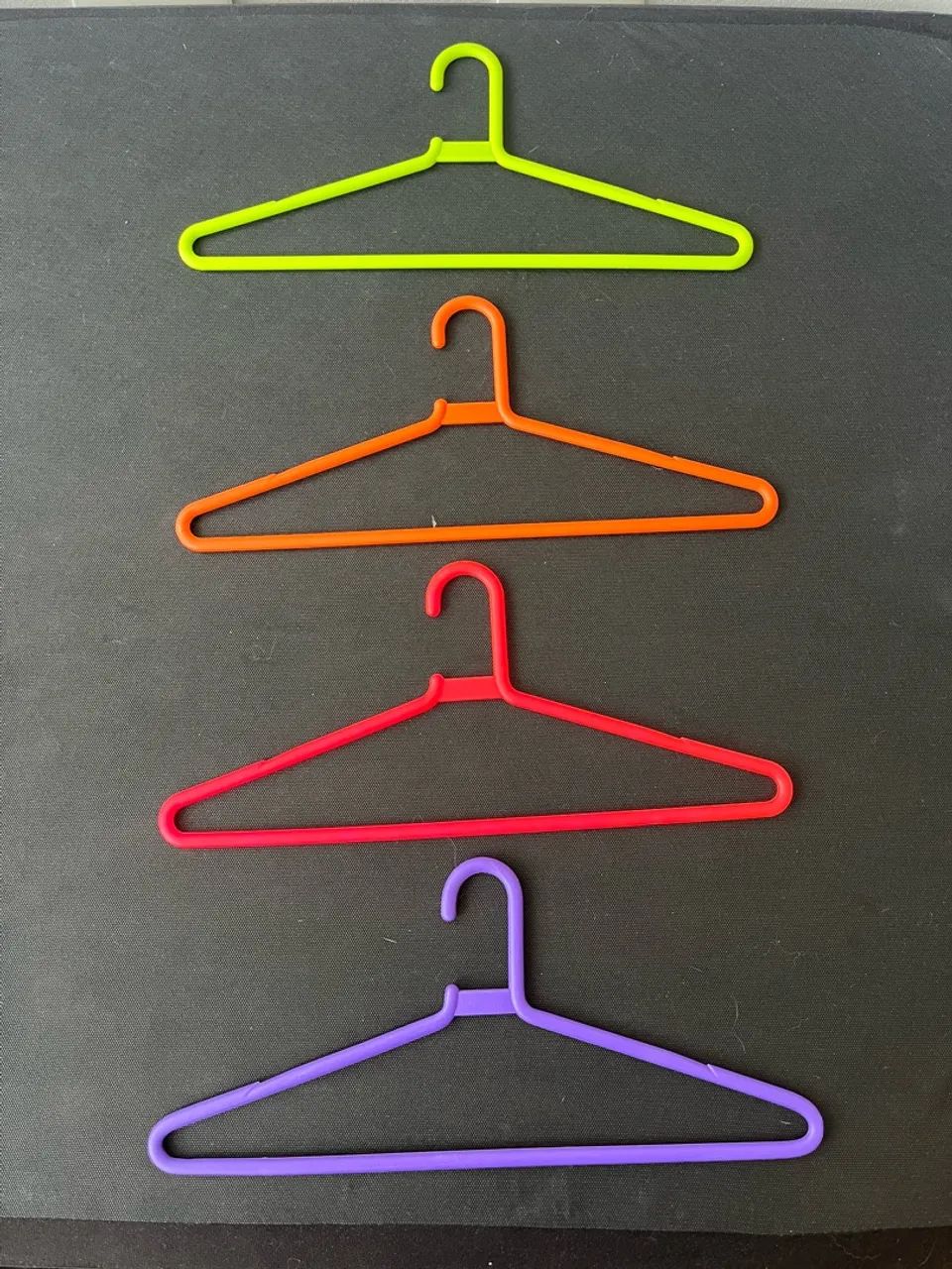 cabides coloridos tok stok