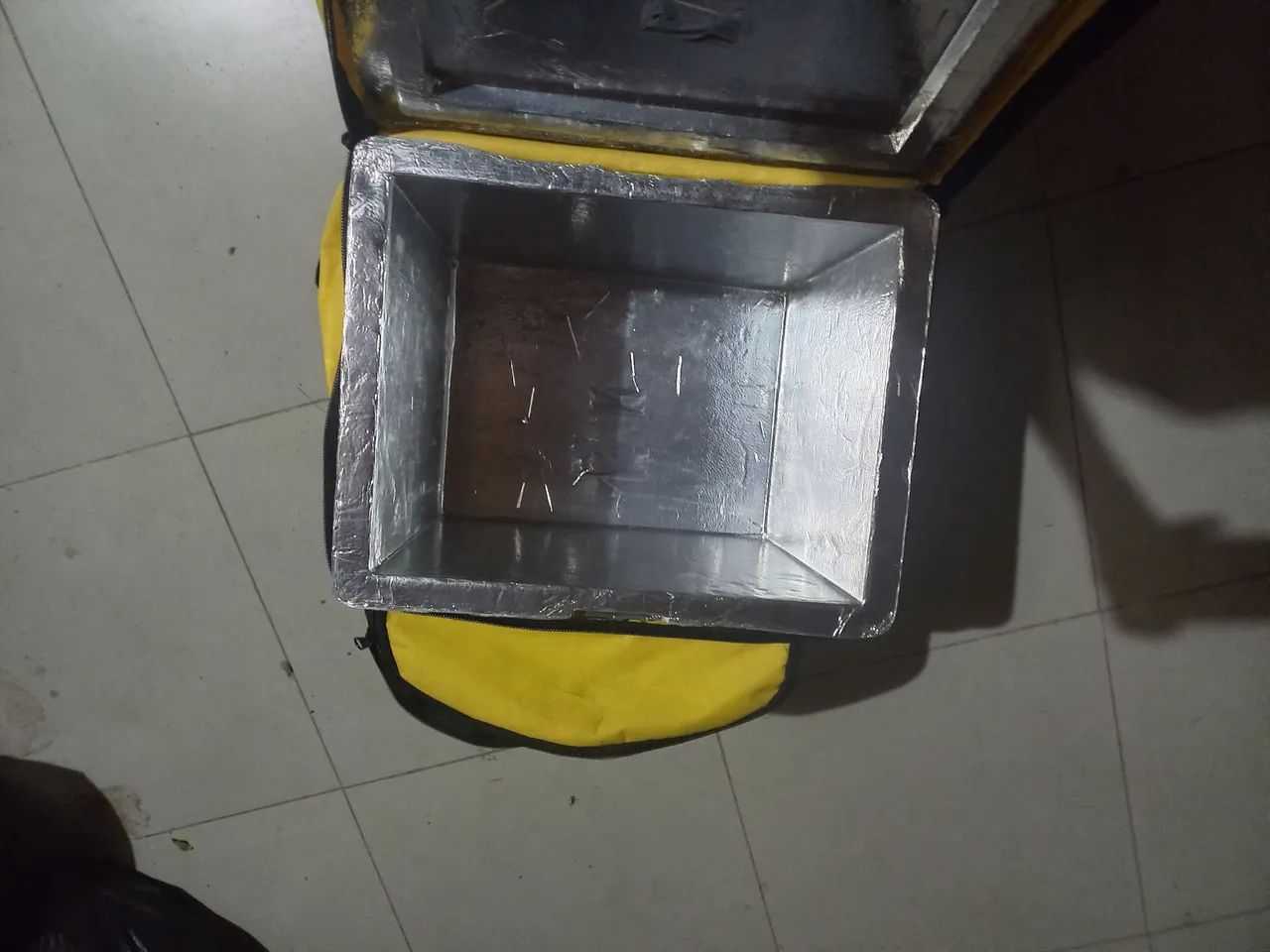 Vendo bag amarelo ótimo estado - Foto 2
