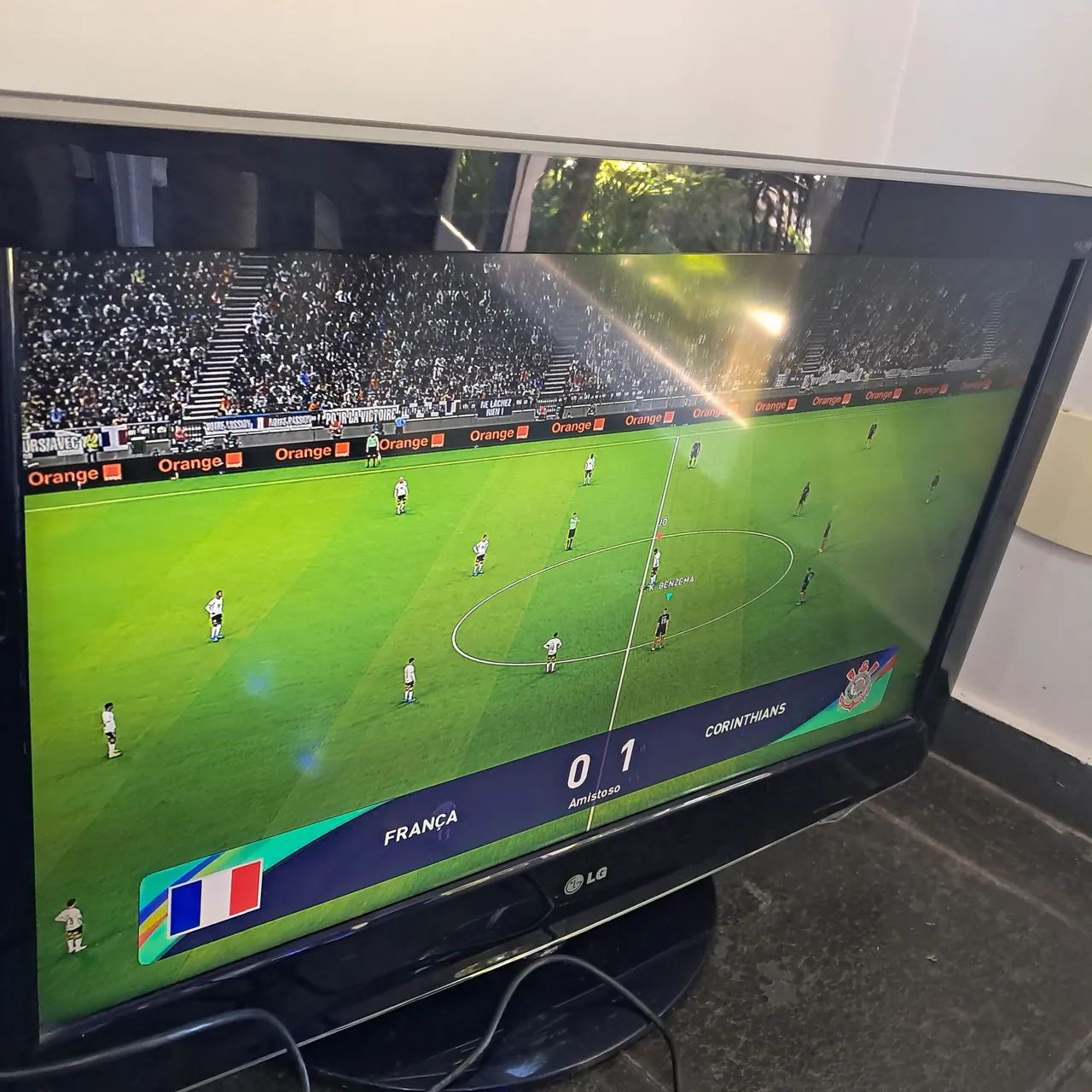 PS4 Slim 1 TB + 2 controles, 5 jogos + TV LG 42 Polegadas - Foto 3