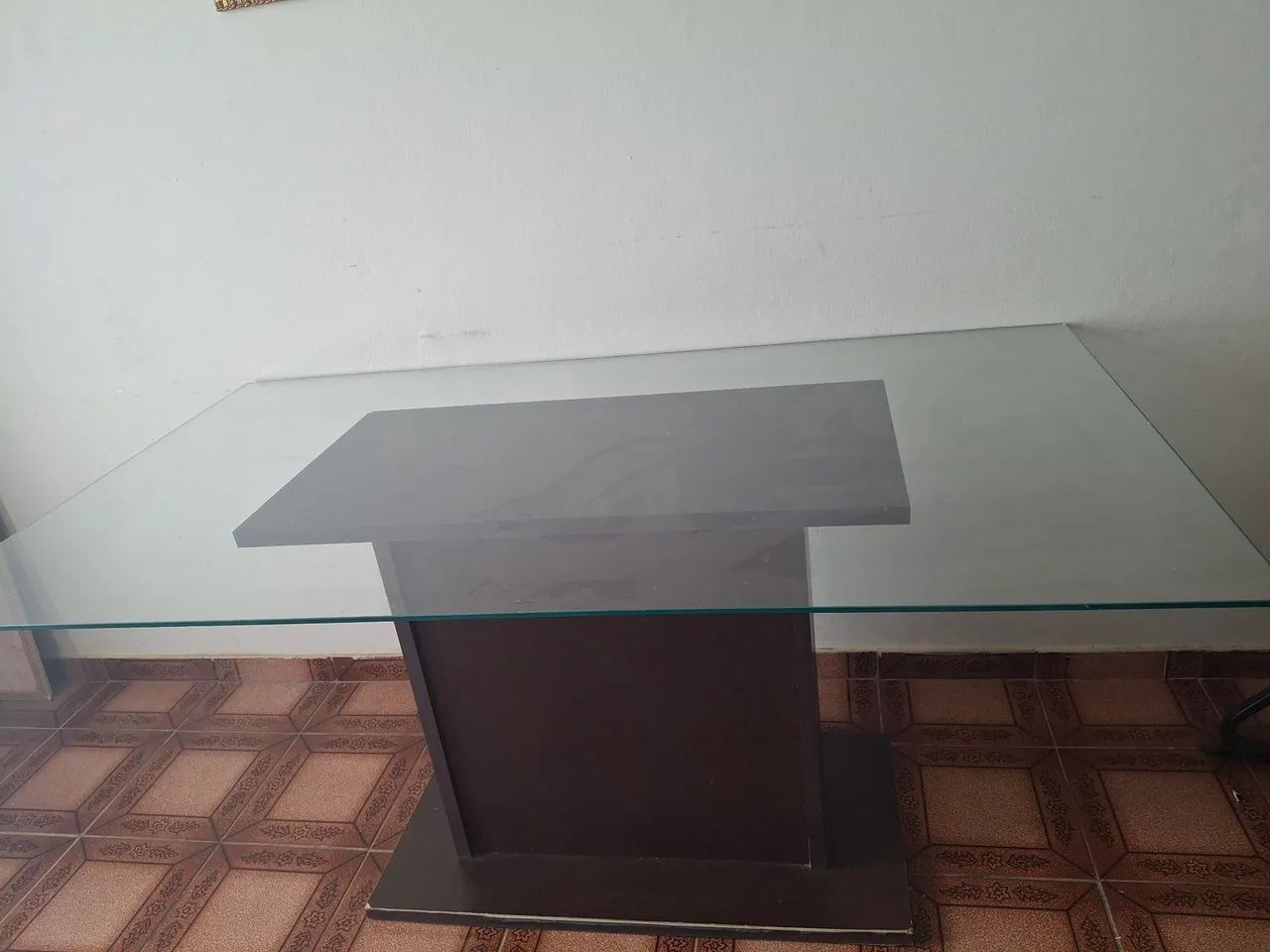 Mesa de vidro (sem cadeiras)