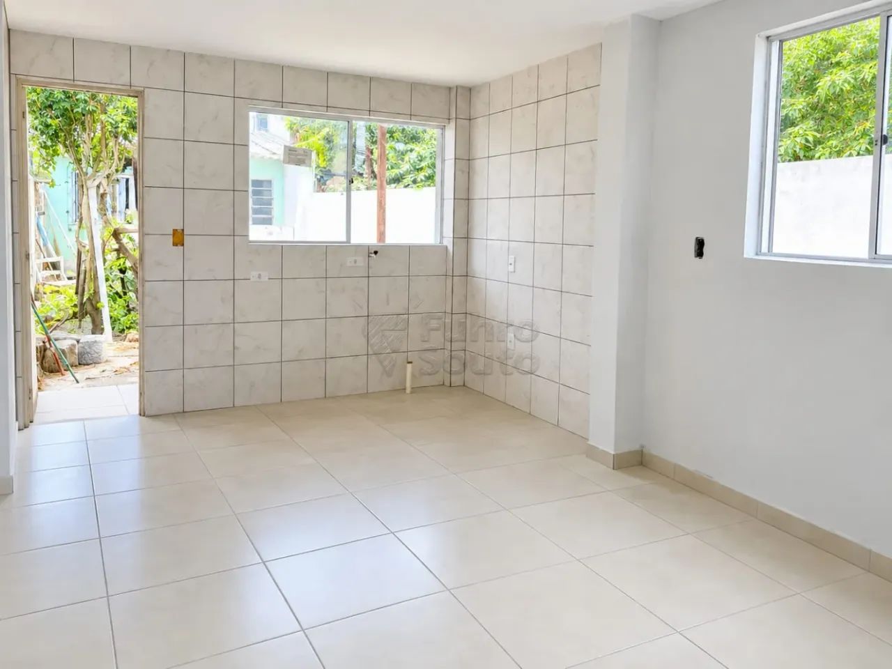 Casa de 2 Dormitórios à Venda no Centro de Pelotas - Foto 5