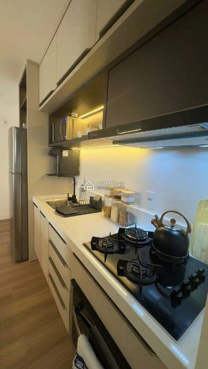 Apartamento mobiliado face leste 2 dormitórios e 1 suíte bem distribuído - Foto 4