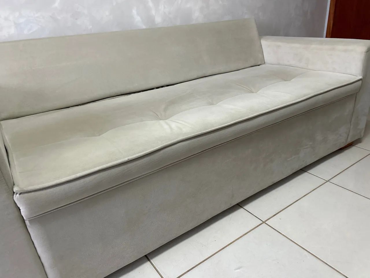Vendo Sofá semi-novo 2 metros - Foto 2