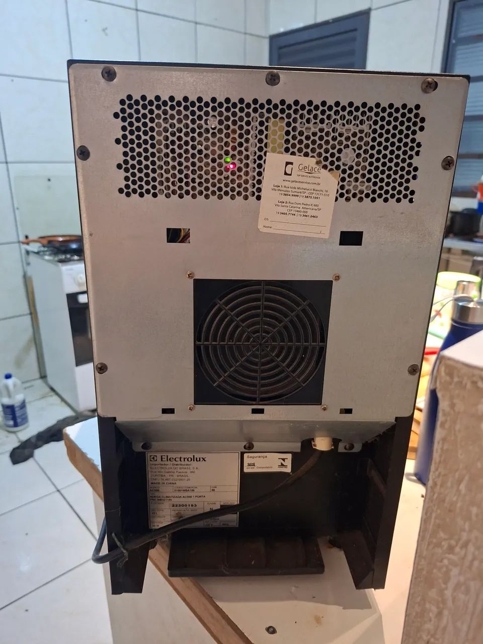 ADEGA CLIMATIZADA ELECTROLUX ACS08 - 8 GARRAFAS - Foto 3