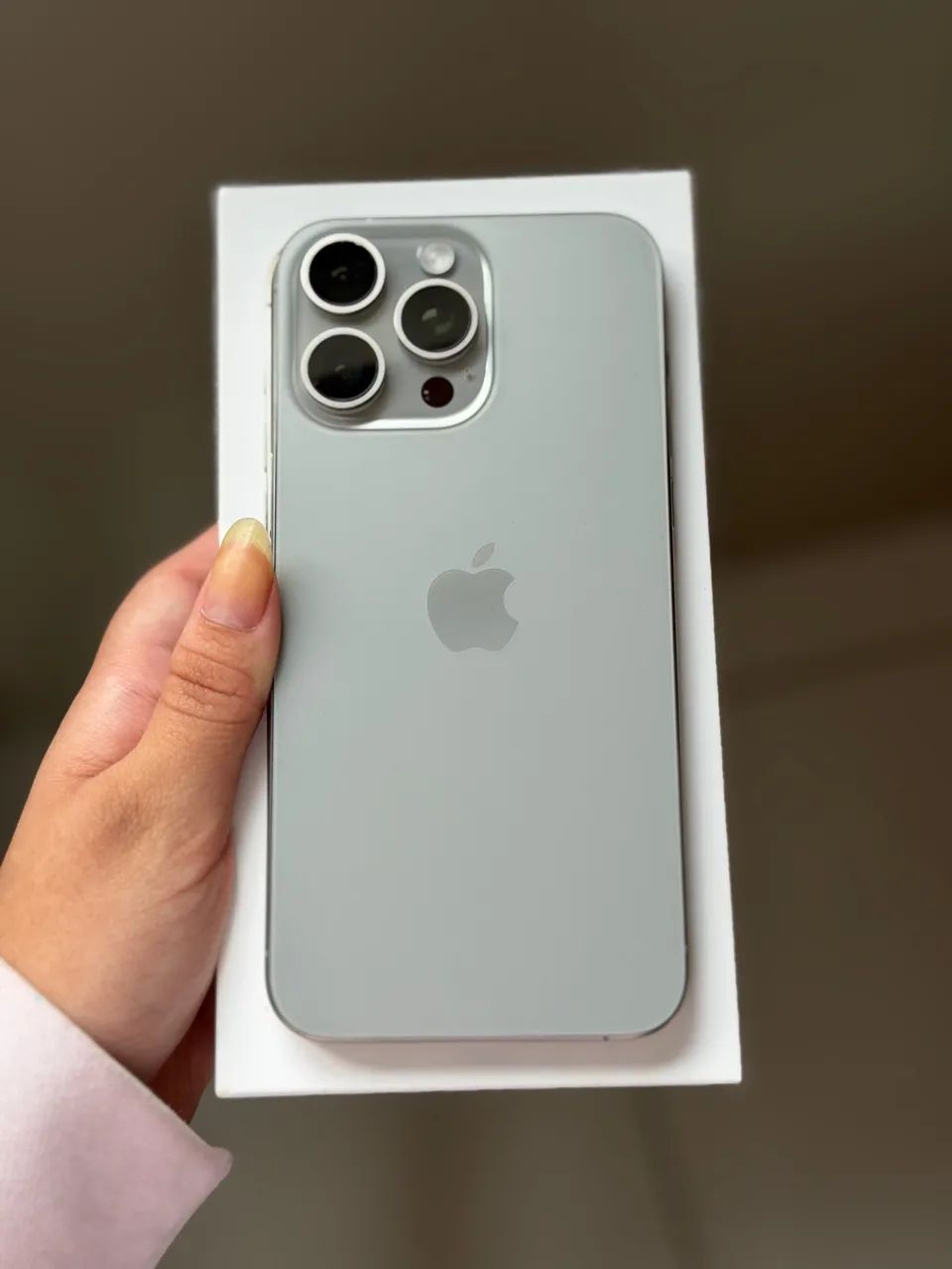 IPHONE 15 PRO MAX BRANCO 256GB PERFEITO ESTADO - Foto 2