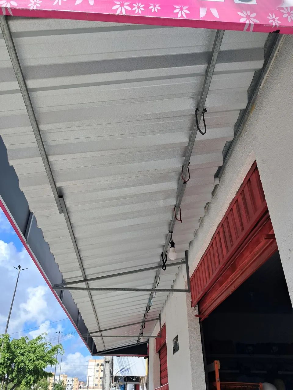 VENDO ESTRUTURA PARA FACHADA DE LOJA OU COMÉRCIO EM GERAL! - Foto 3