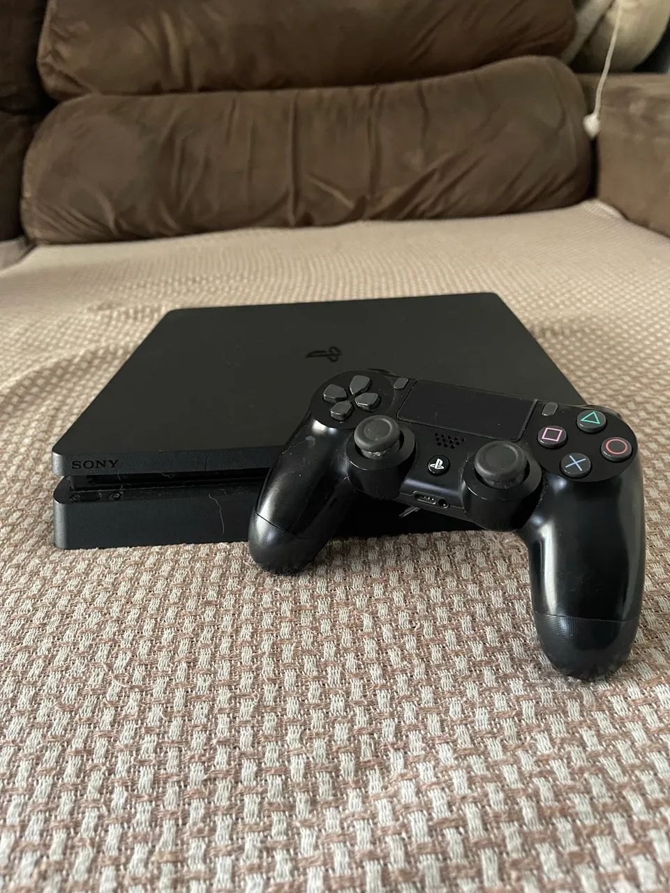 PS4 slim 1 TB - Foto 2