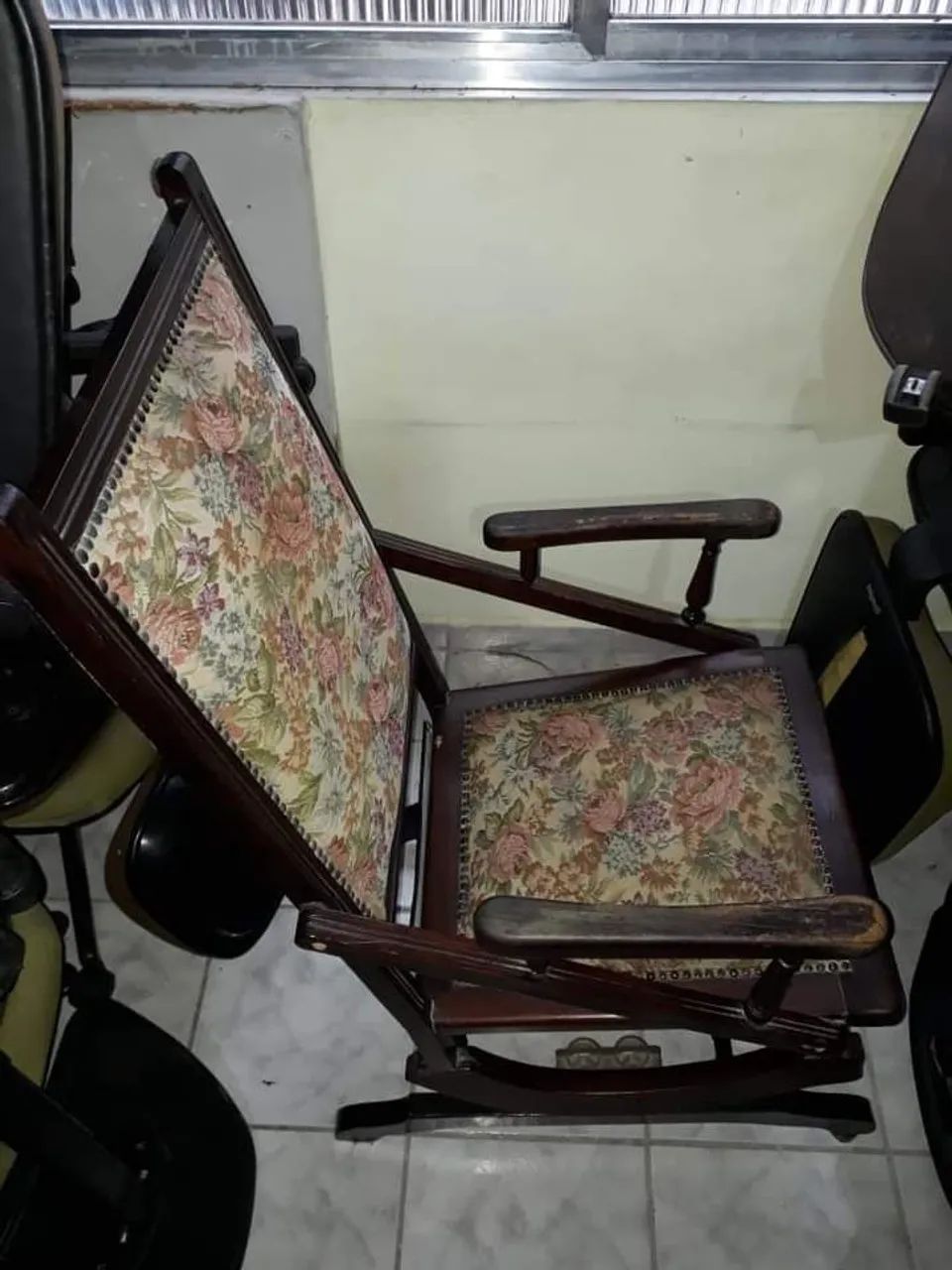 Cadeira de Balanço antiga.  - Foto 2