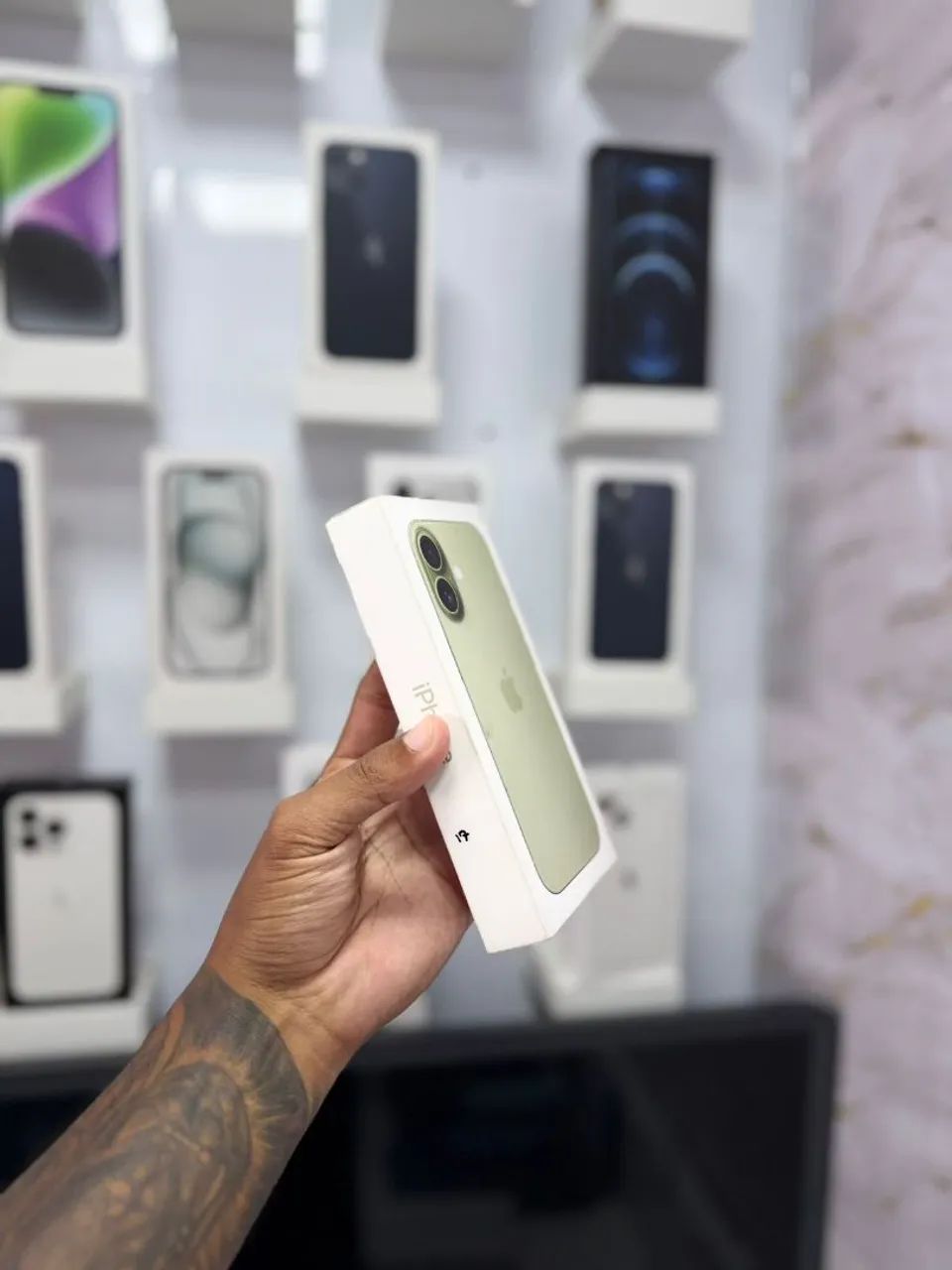 IPHONE 17 256GB VERDE<br>R$ 5.999,00 TOP - Foto 3