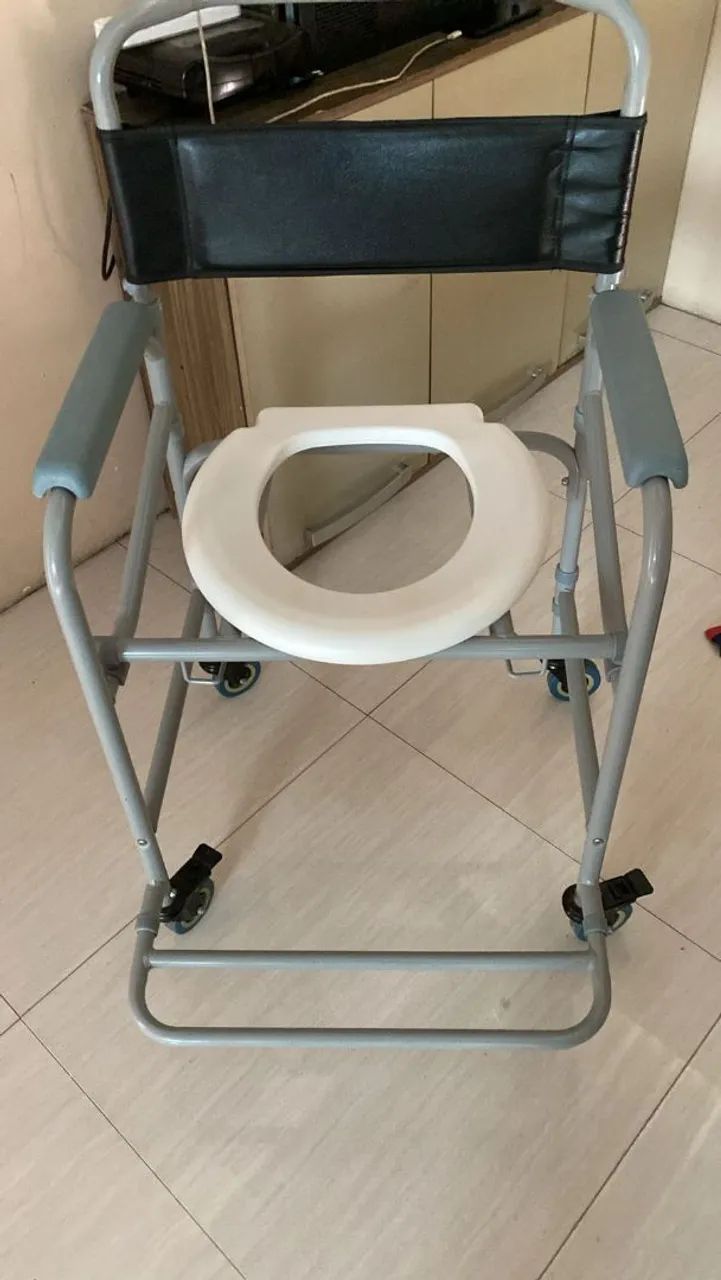 Vendo cadeira de rodas 