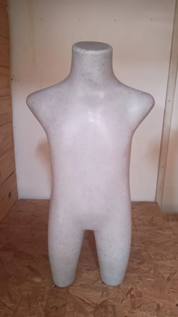 Manequins usados-otimo preço e em bom estado e ideais para lojas de roupas e vitrines. - Foto 2