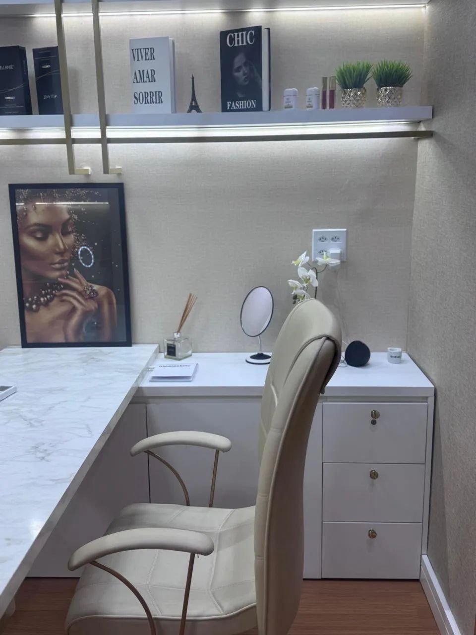 Oportunidade para Investidor ! Vendo sala com consultório montado e alugado 270 mil