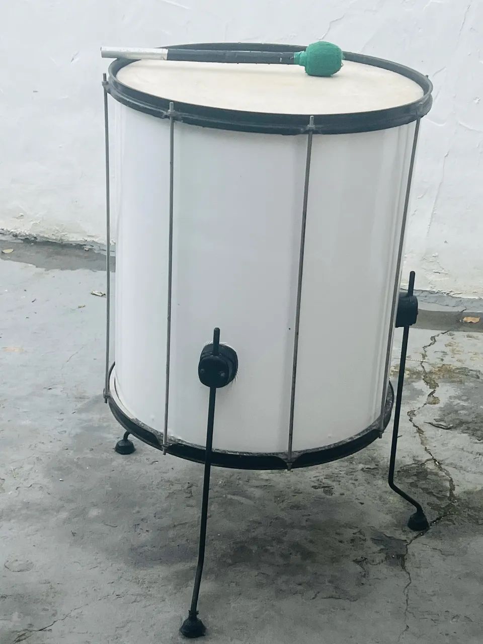 Tenho um surdo pra vender 