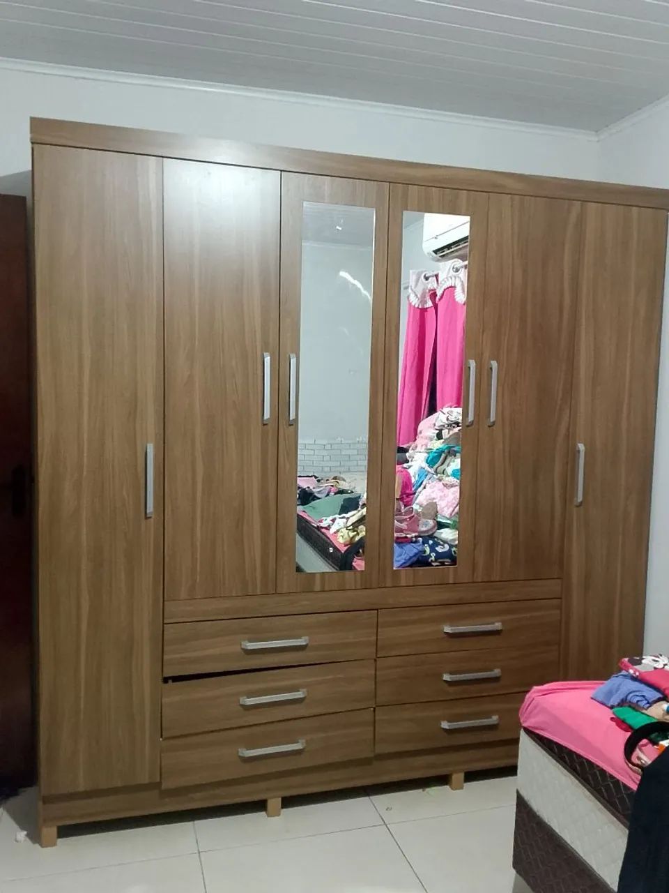 Vendo guarda roupa super conservado entrega e montagem grátis 