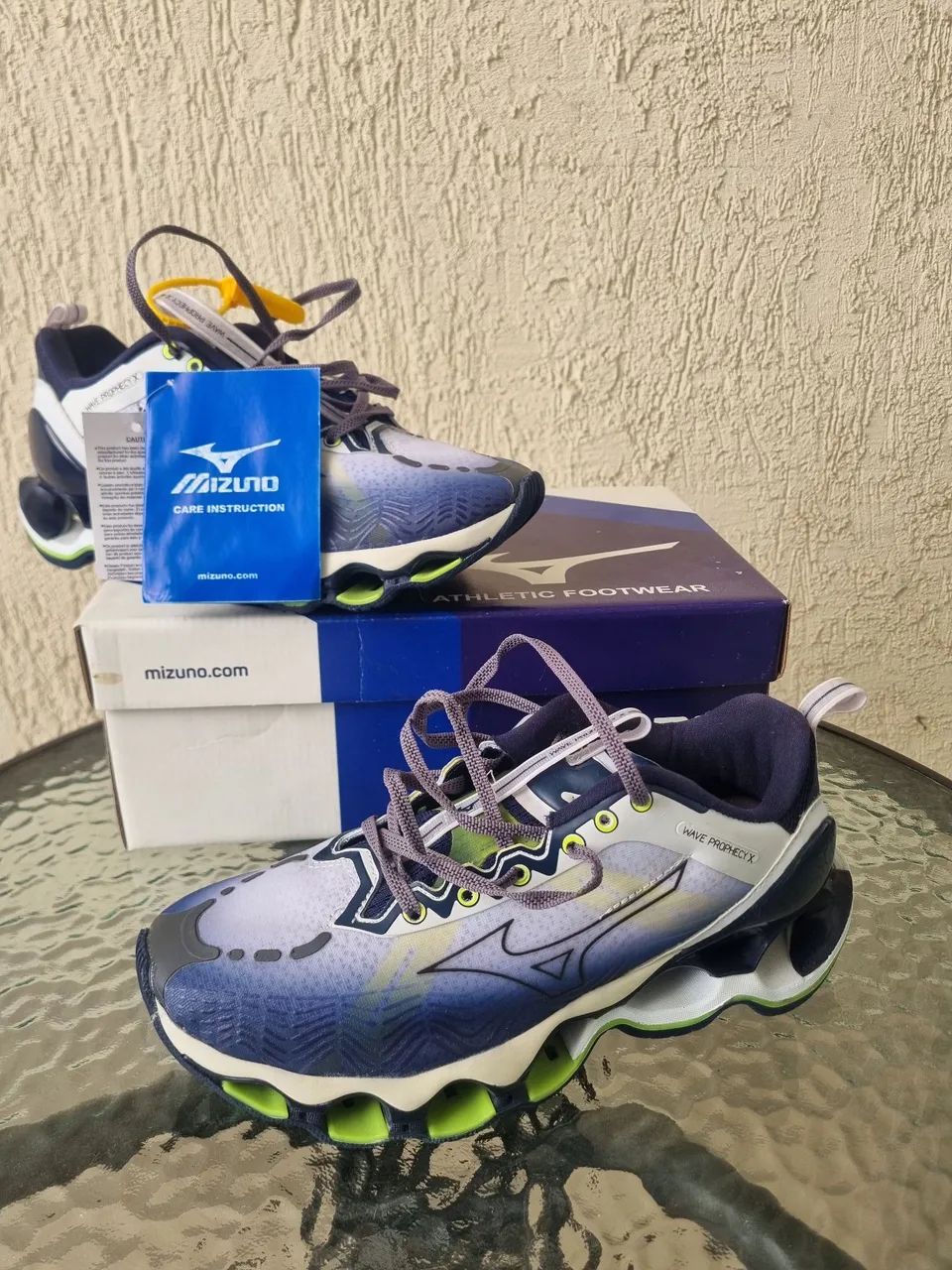 Tênis Mizuno, número 37