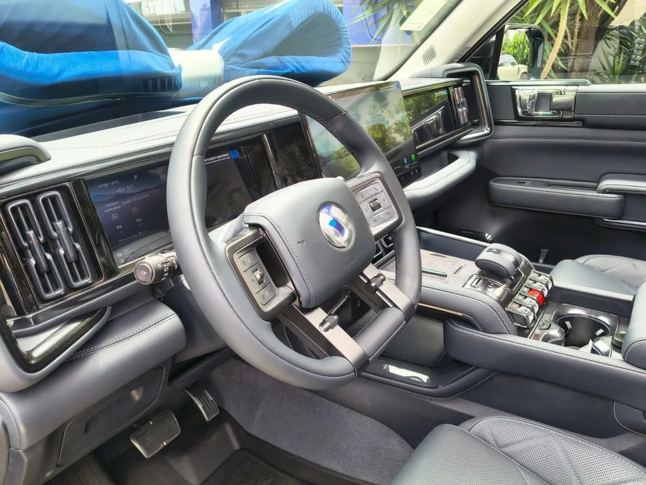 Denza B5 SUV híbrido plug-in, foto 16 de 20