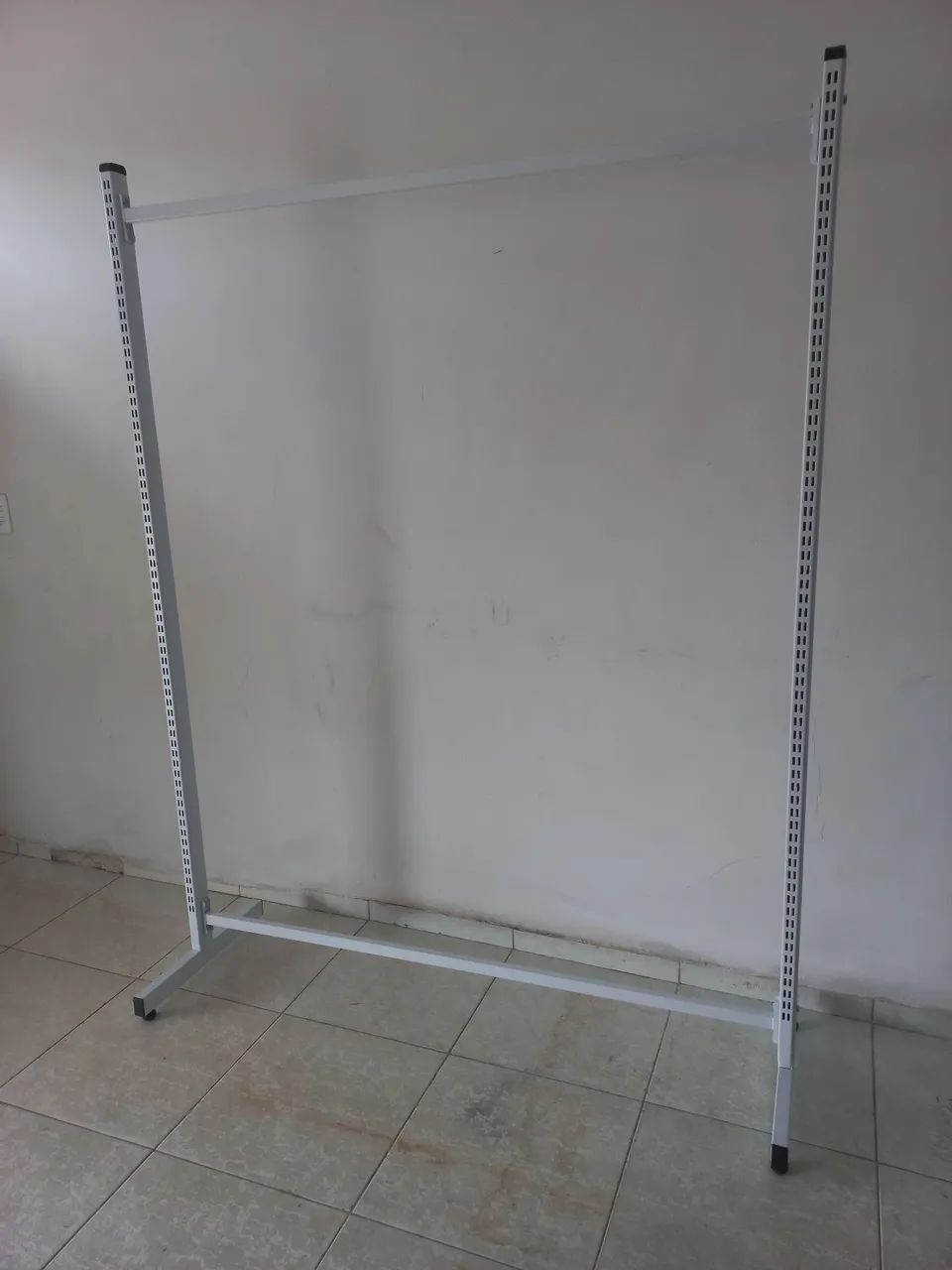 Arara de centro de loja - Foto 2