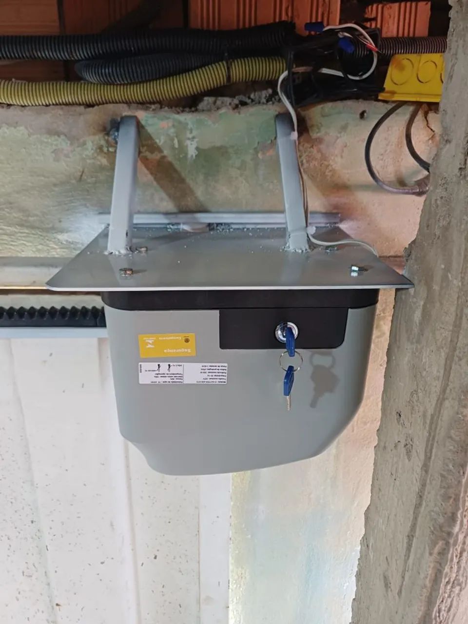 Motor para portão de garagem, parcelamos no cartão, pagamento após o instalação. - Foto 2