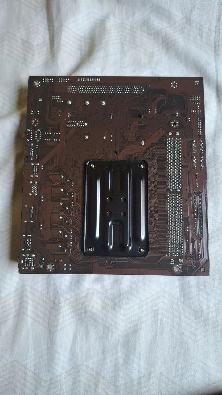 Placa Mãe Brazil PC BPC-A320MT81-G Socket AM4 DDR4 M.2 Micro ATX - Foto 2
