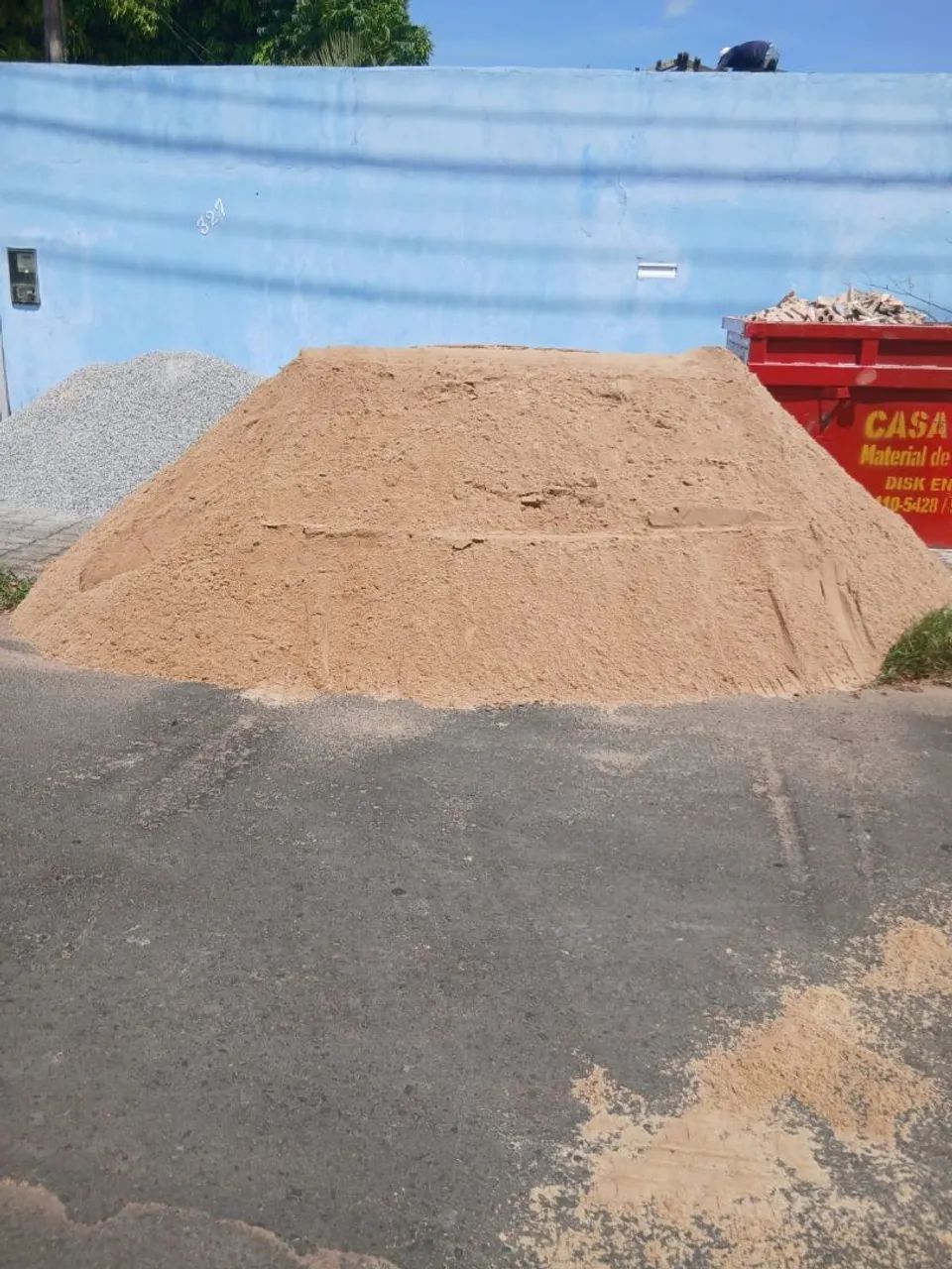 Areia,brita, barro, seixo, piçarra *